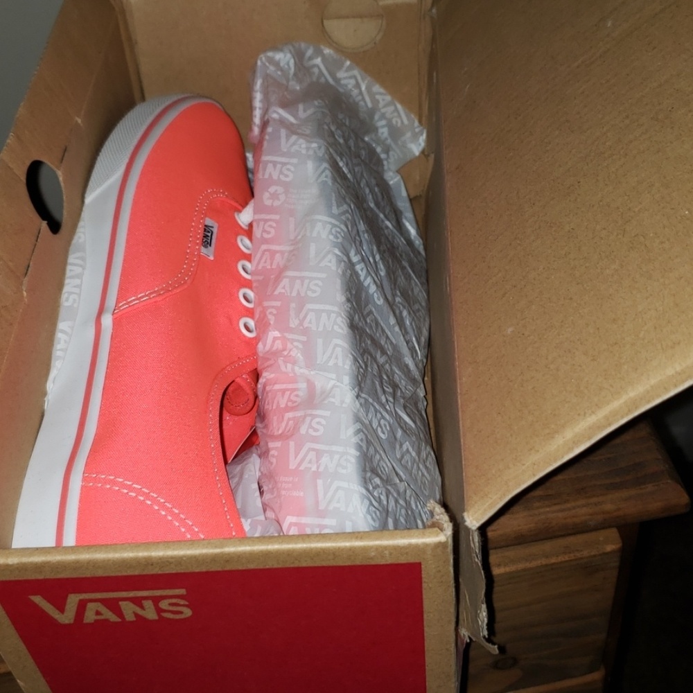 Vans - Picture 1 of 4